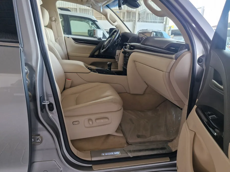 2020 Lexus LX 570 S 