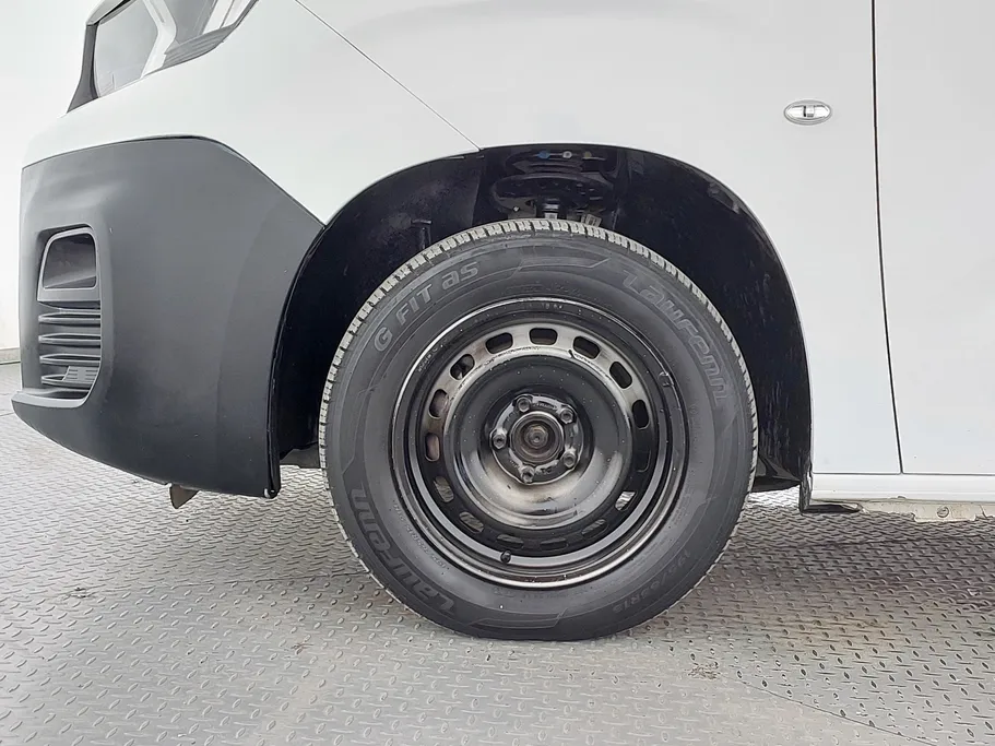 بيجو بارتنر Short van 2021 