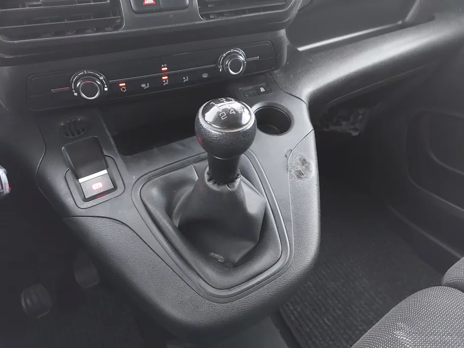 بيجو بارتنر Short van 2021 