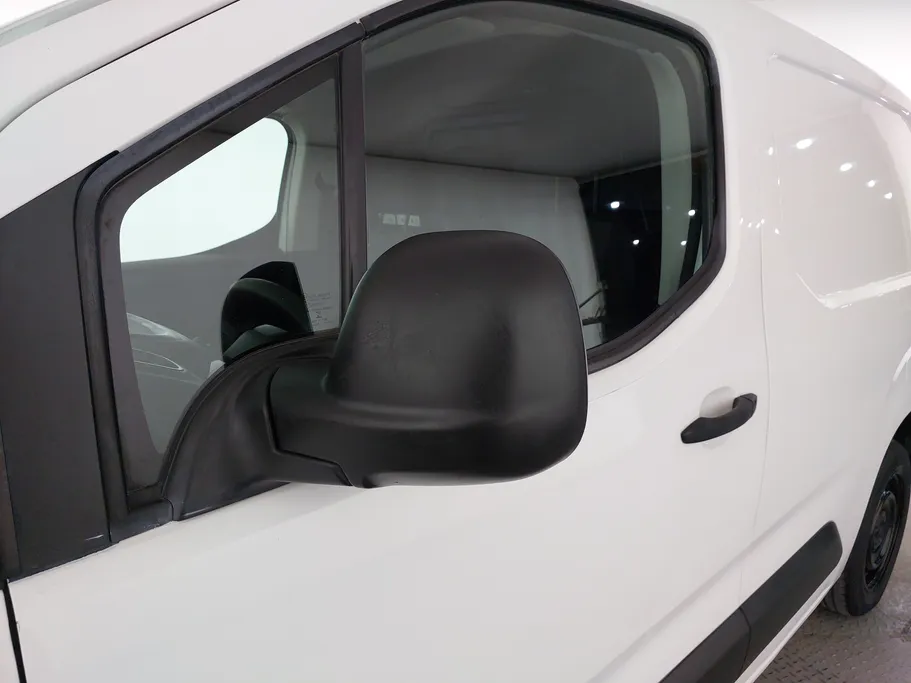 بيجو بارتنر Short van 2021 