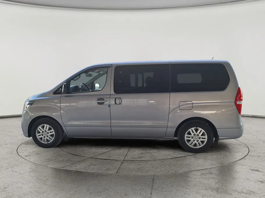 2021 Hyundai Grand Starex cargo 