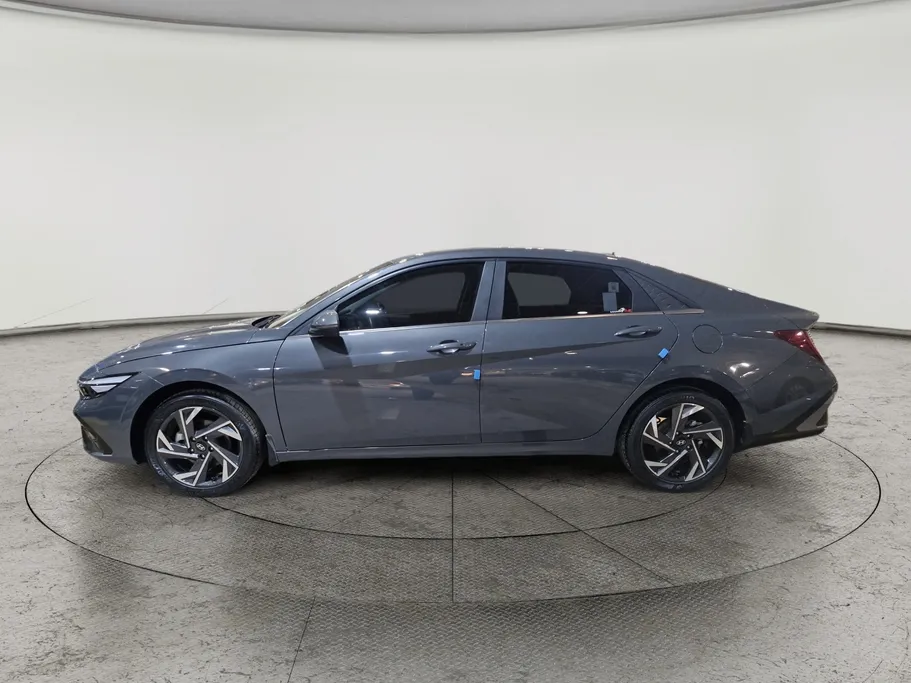 2024 Hyundai Elantra Comfort 