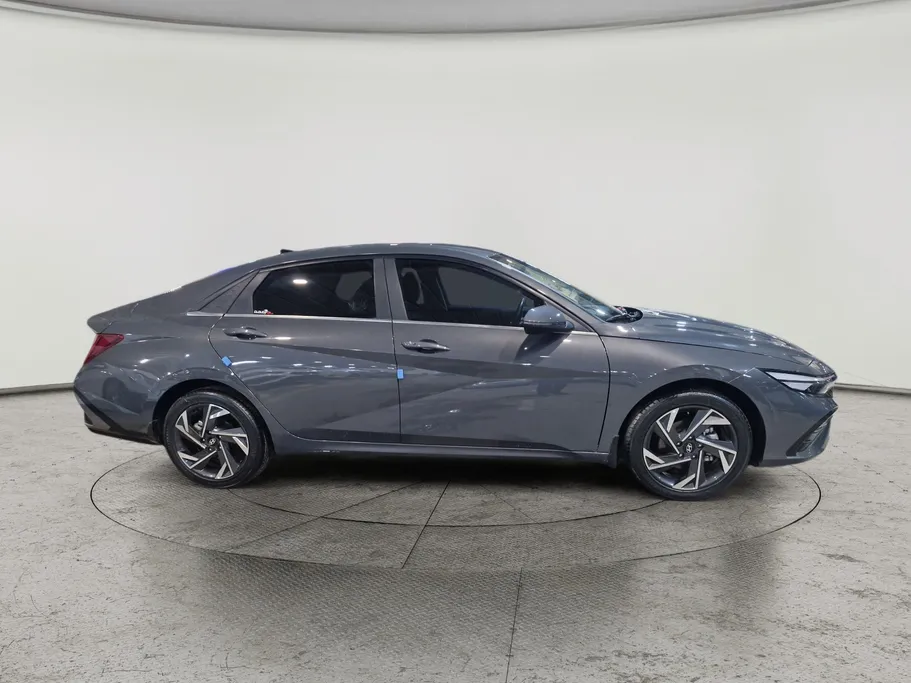 2024 Hyundai Elantra Comfort 