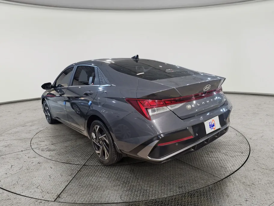 2024 Hyundai Elantra Comfort 