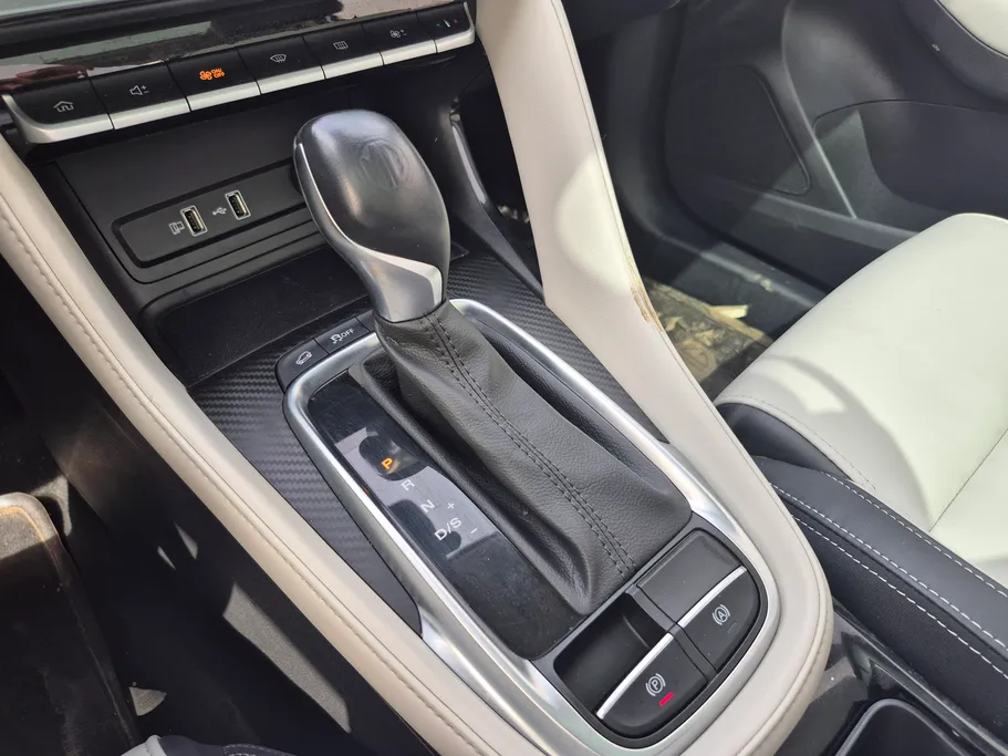 ام جي ZS LUX 2024 