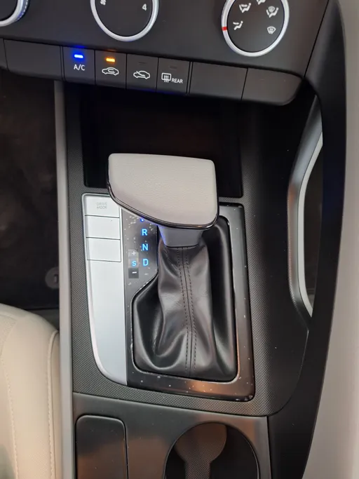 2023 Hyundai Elantra Fleet 
