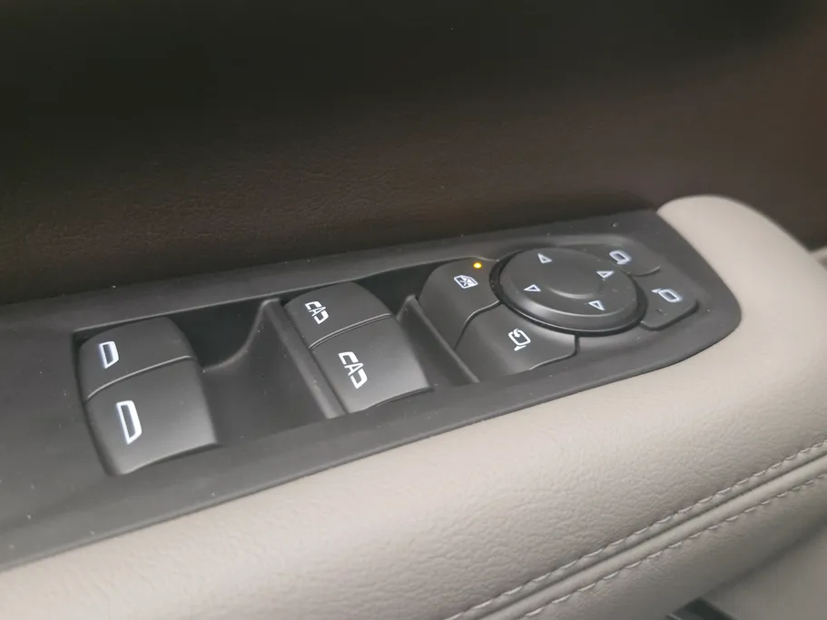 2025 GMC Yukon Elevation 