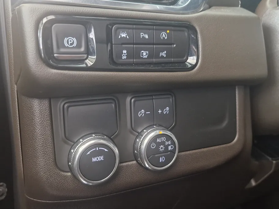 2025 GMC Yukon Elevation 