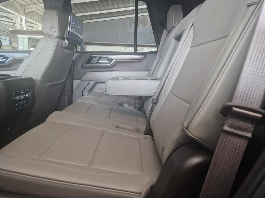 2025 GMC Yukon Elevation 