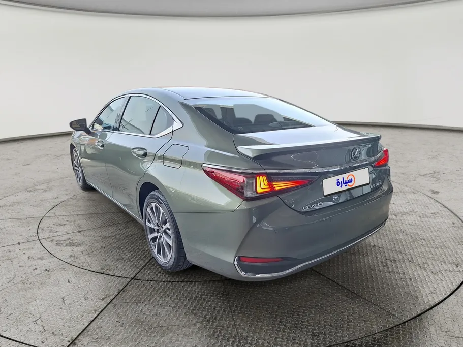2023 Lexus ES 300 H 