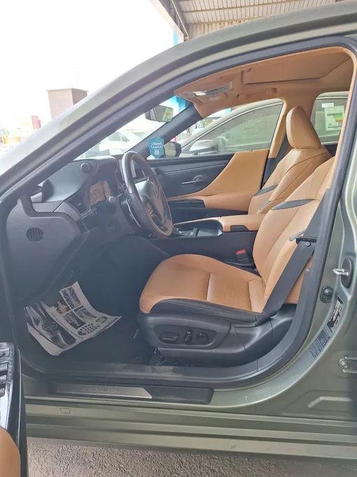 2023 Lexus ES 300 H 