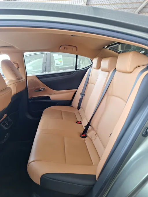 2023 Lexus ES 300 H 