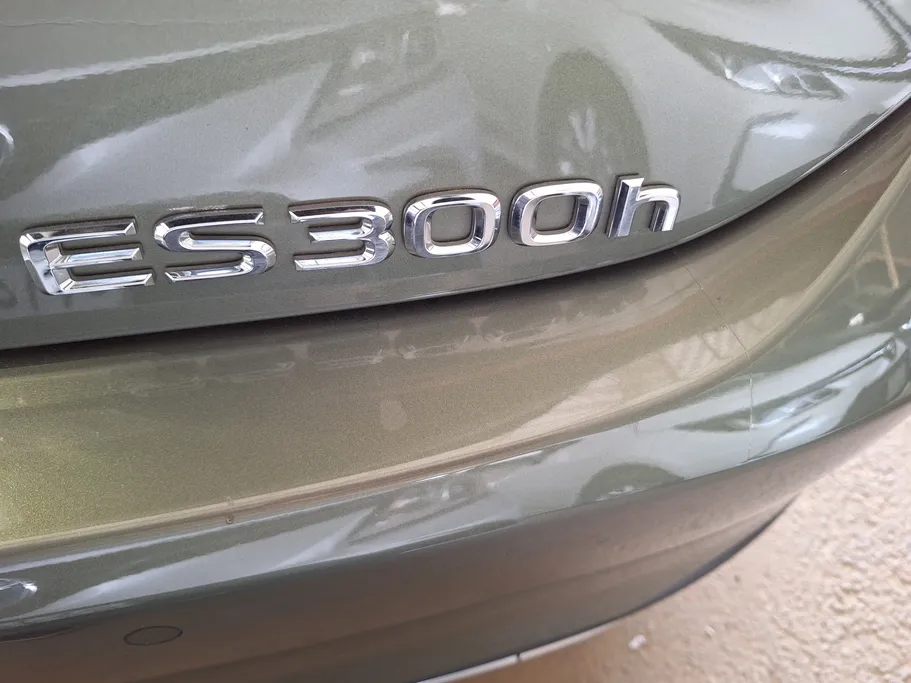 2023 Lexus ES 300 H 