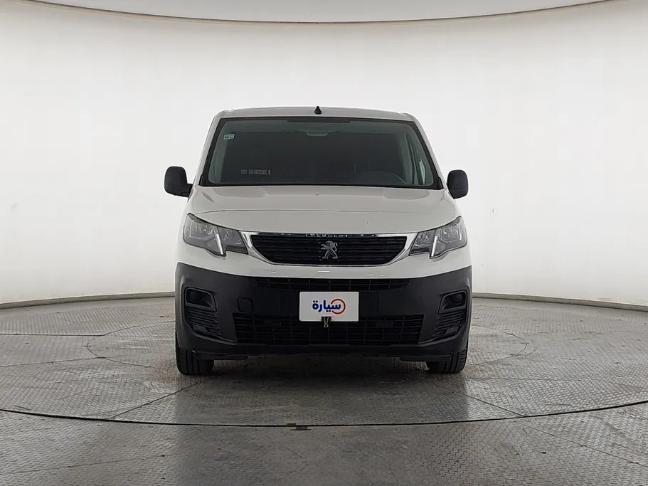 2021 بيجو Partner Short van 