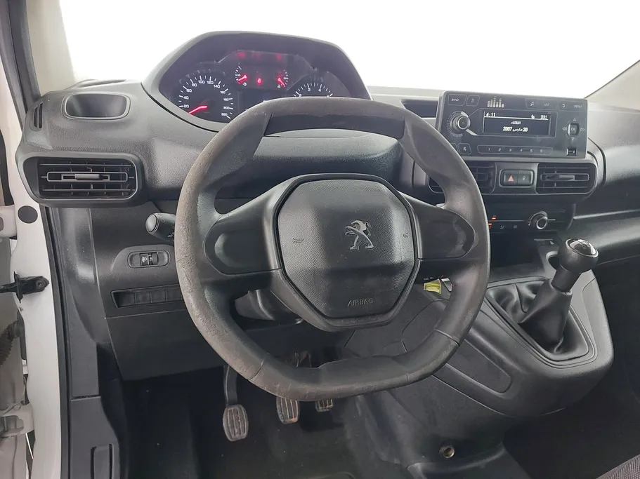 2021 بيجو Partner Short van 