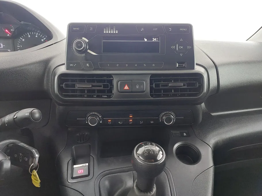 2021 بيجو Partner Short van 