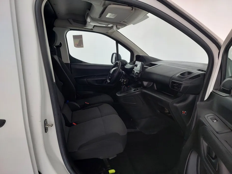 2021 بيجو Partner Short van 