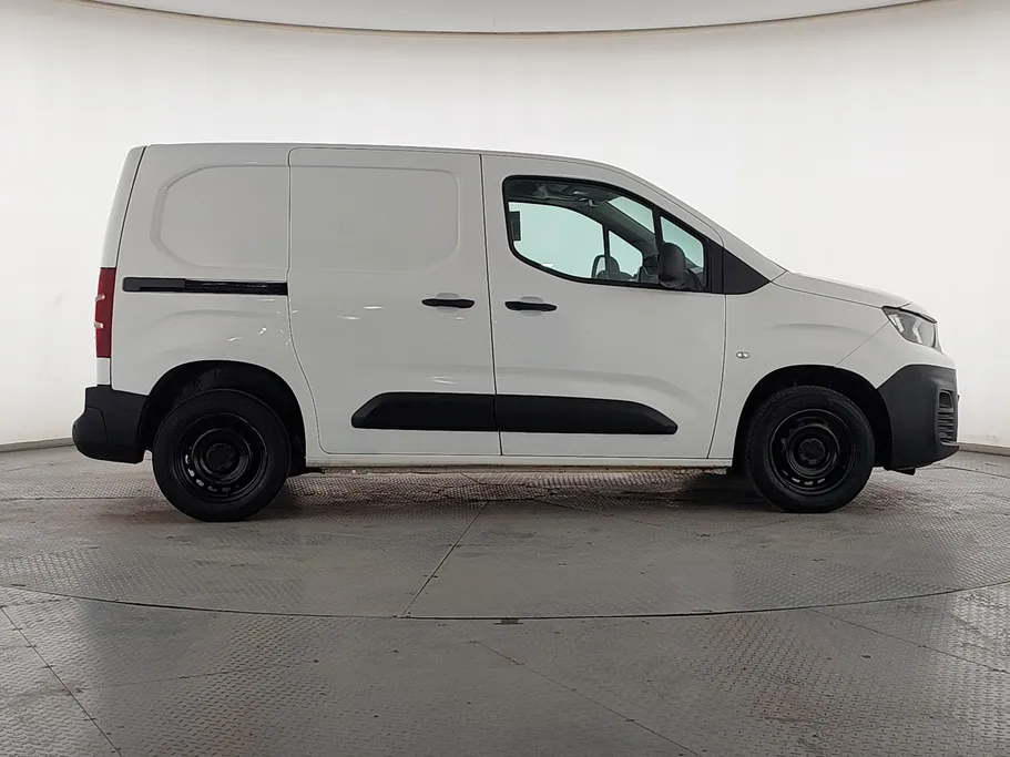2021 بيجو Partner Short van 