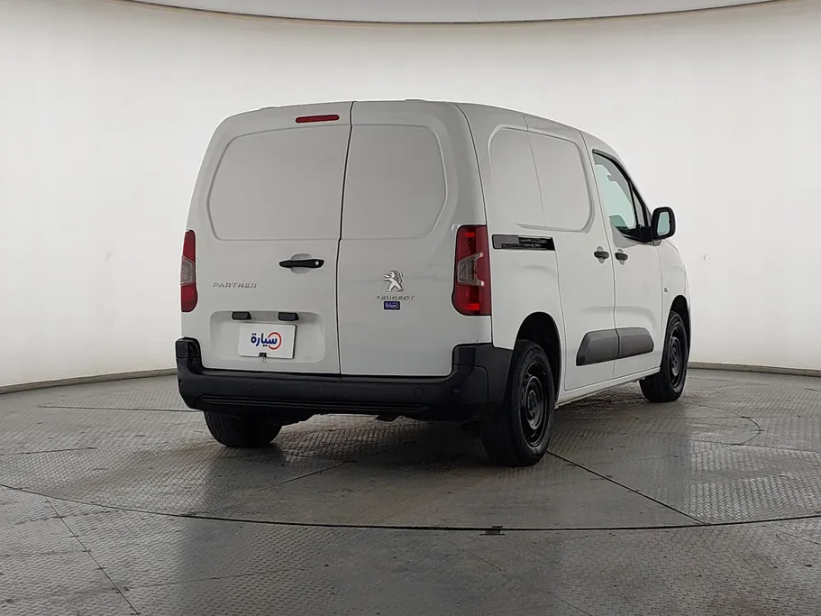 2021 بيجو Partner Short van 