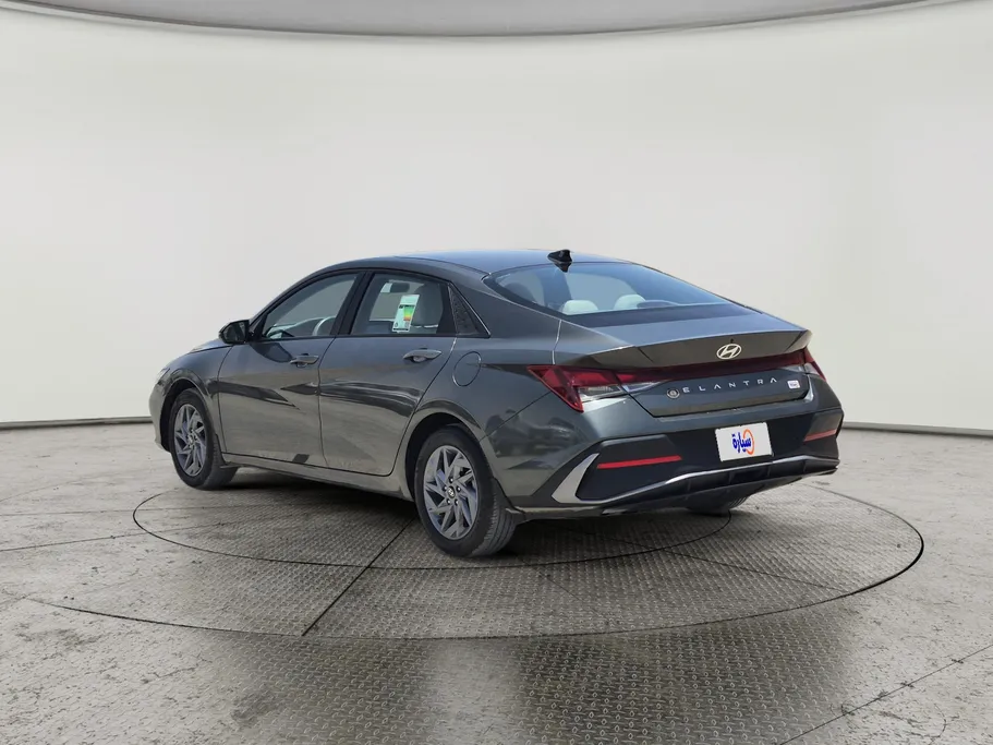 2024 Hyundai Elantra Smart 