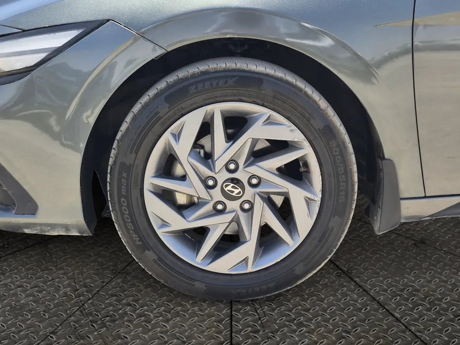 2024 Hyundai Elantra Smart 