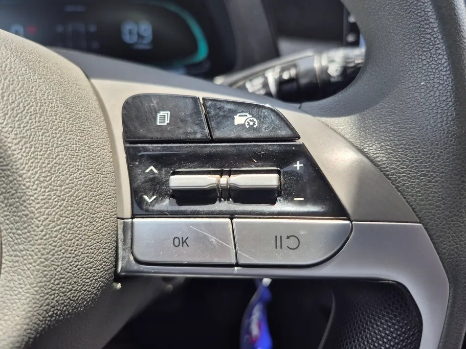 2024 Hyundai Elantra Smart 
