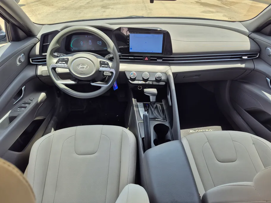 2024 Hyundai Elantra Smart 