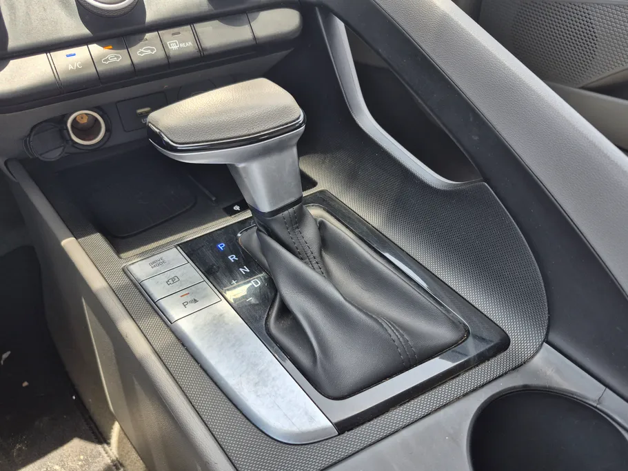 2024 Hyundai Elantra Smart 