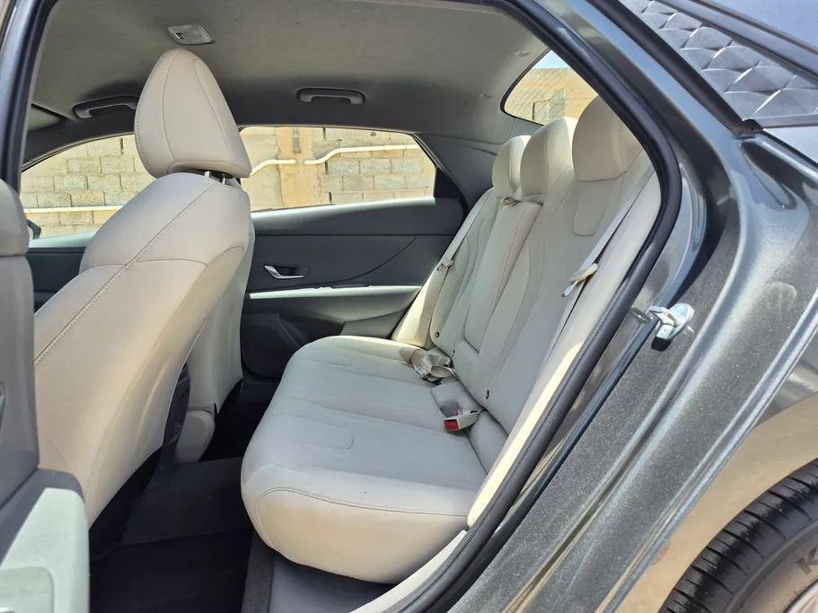 2024 Hyundai Elantra Smart 