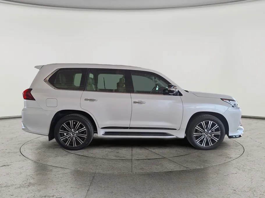 2021 Lexus LX 570 S 