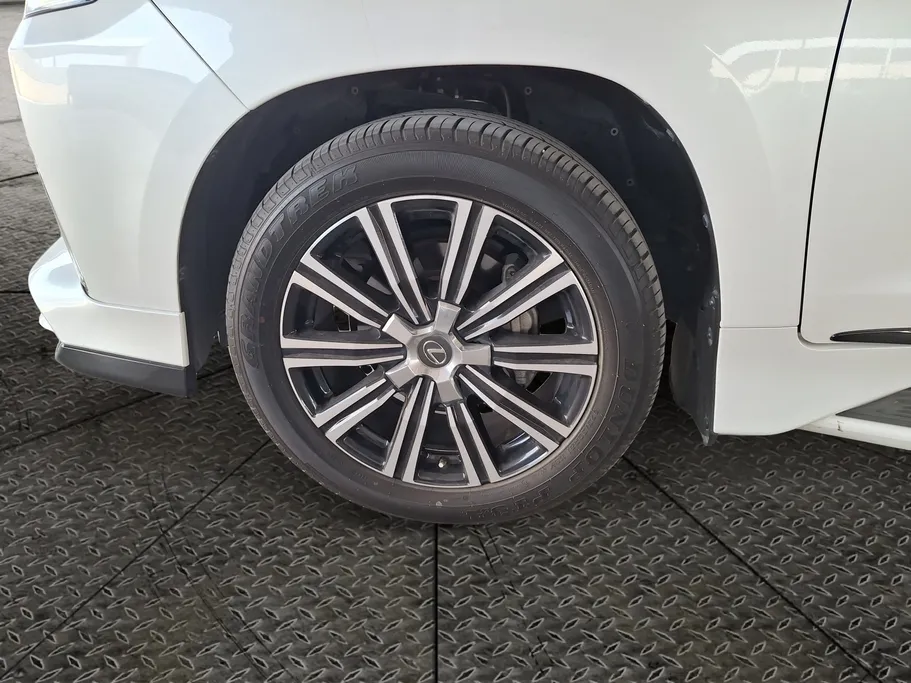 2021 Lexus LX 570 S 