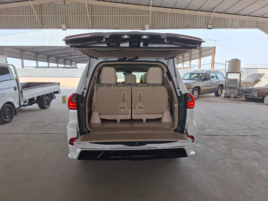 2021 Lexus LX 570 S 