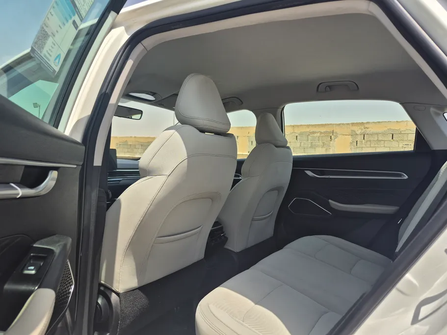 جيلي امجراند GS 2023 