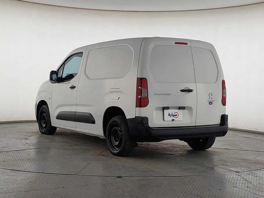 2023 Peugeot Partner Short van 