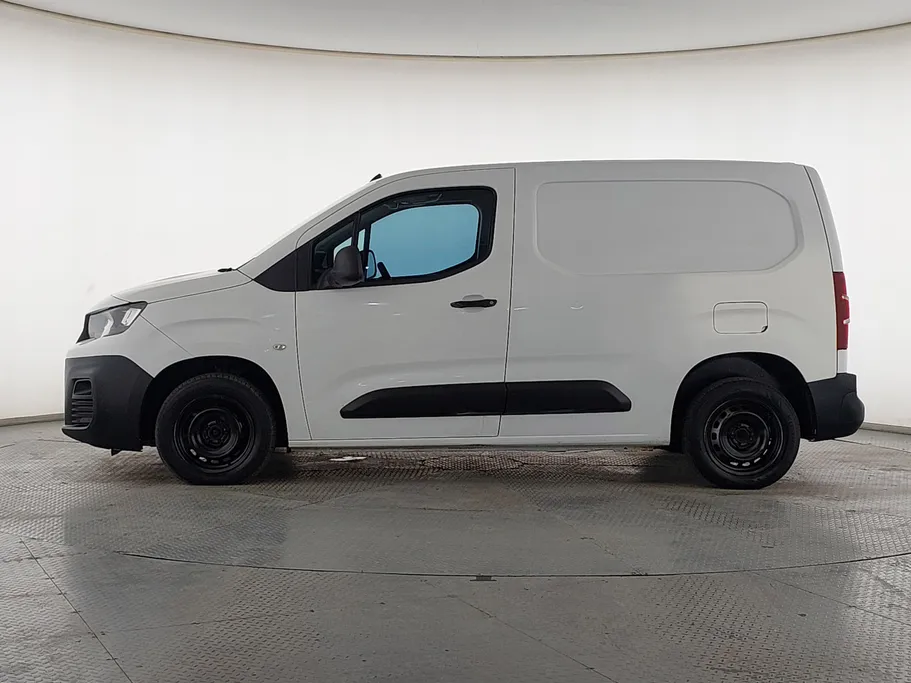 2023 Peugeot Partner Short van 