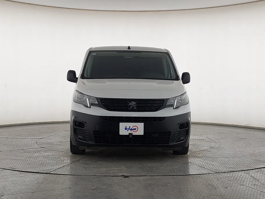 2023 Peugeot Partner Short van 