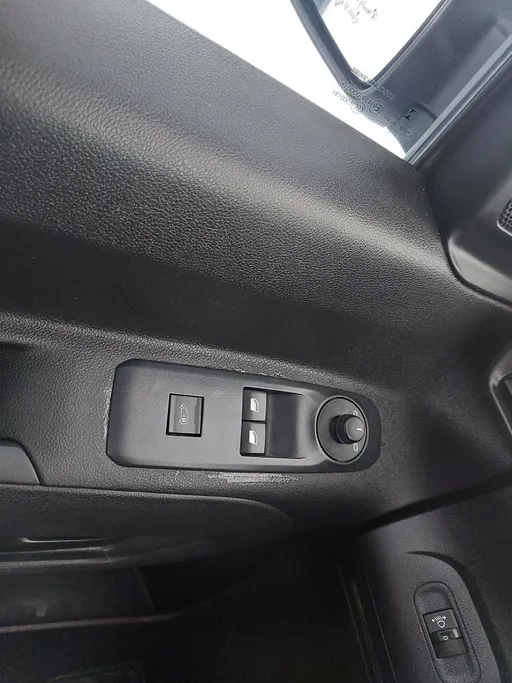 2023 Peugeot Partner Short van 