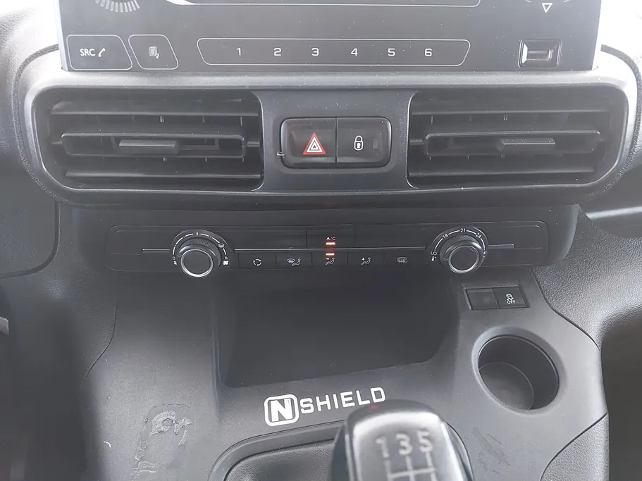 2023 Peugeot Partner Short van 