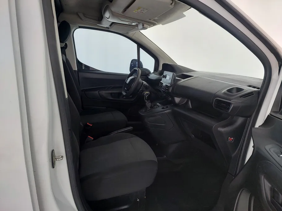 2023 Peugeot Partner Short van 