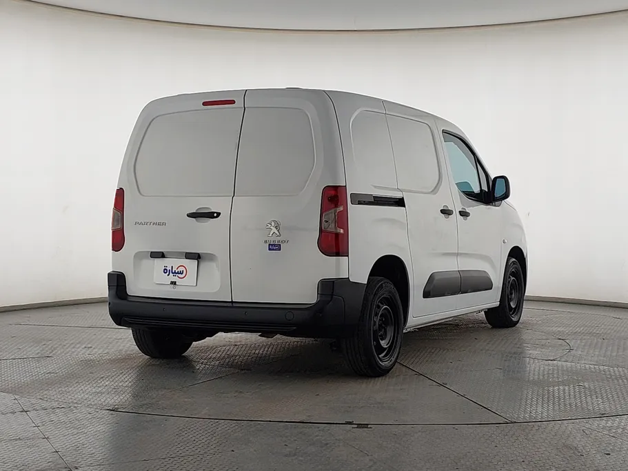 2023 Peugeot Partner Short van 
