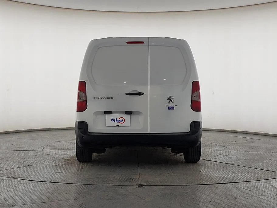 2023 Peugeot Partner Short van 