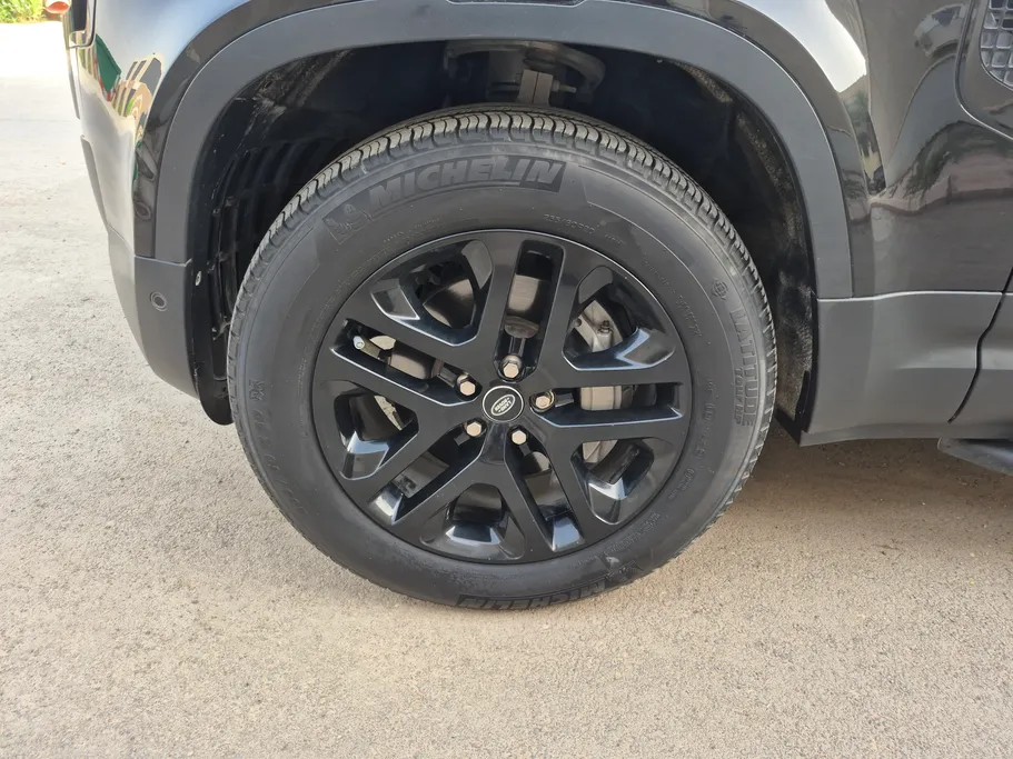 لاند روفر ديفندر P400 2023 