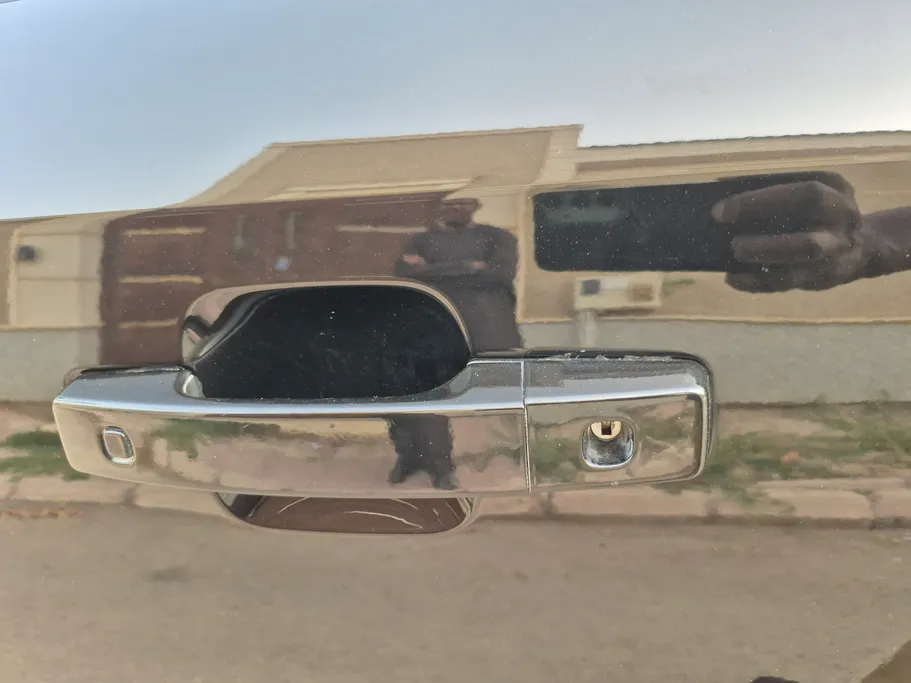 لاند روفر ديفندر P400 2023 
