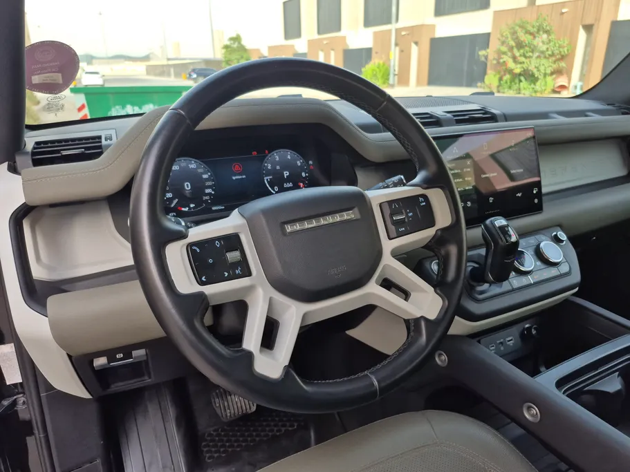 لاند روفر ديفندر P400 2023 