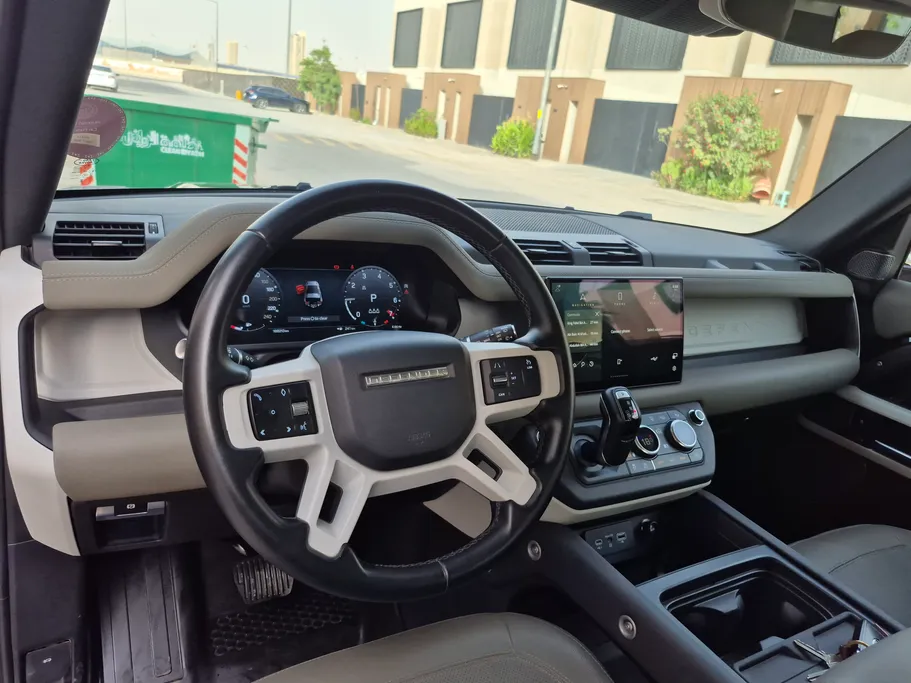 لاند روفر ديفندر P400 2023 