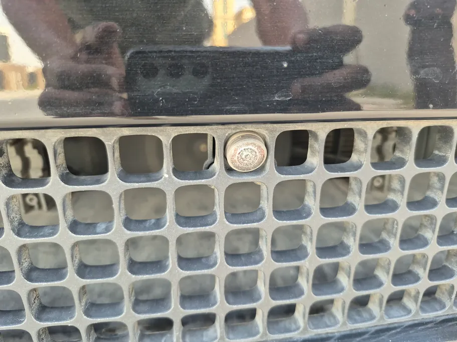 لاند روفر ديفندر P400 2023 