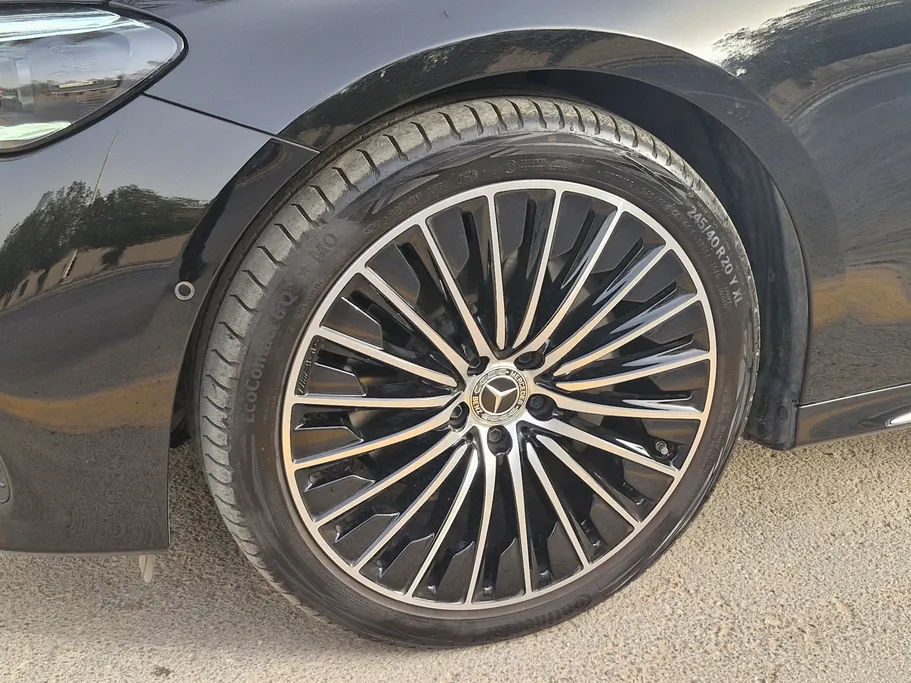 2025 Mercedes E 300 