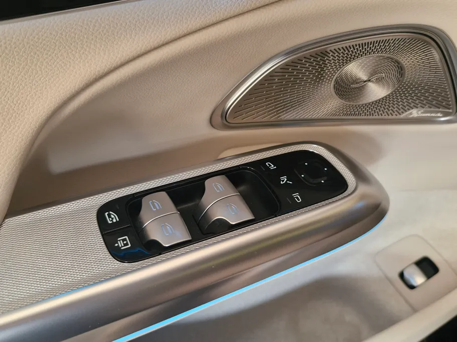 2025 Mercedes E 300 