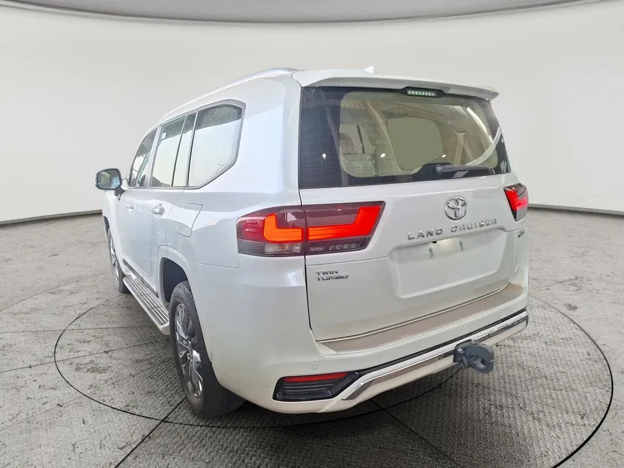 2025 Toyota Land Cruiser GXR5 