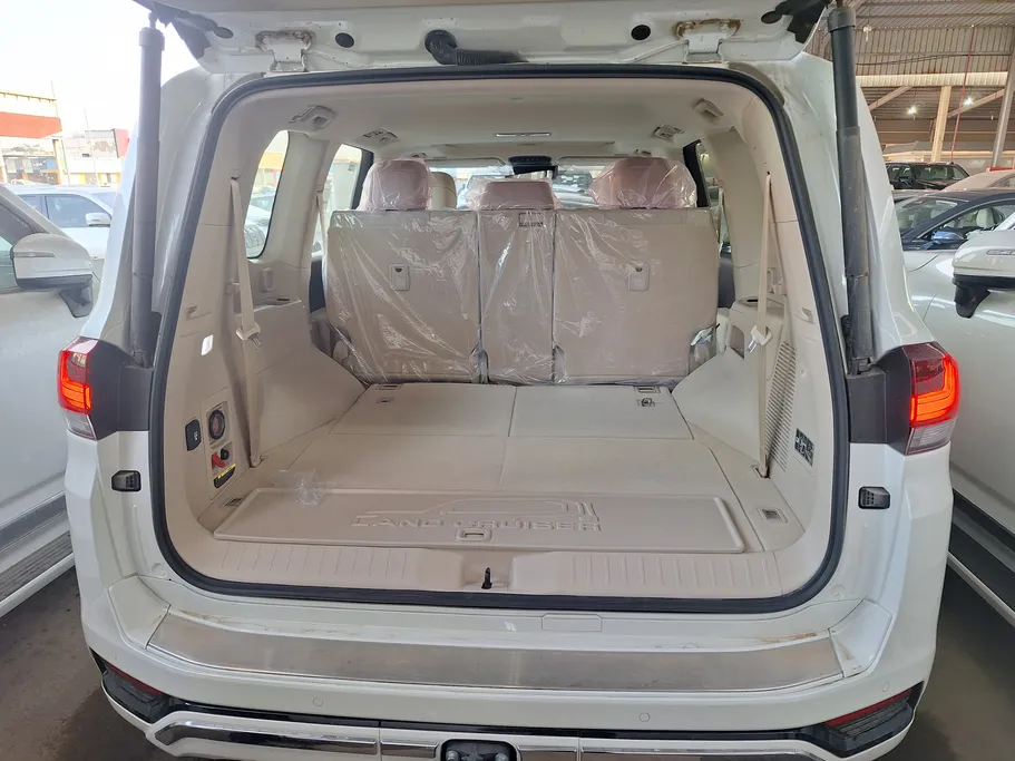 2025 Toyota Land Cruiser GXR5 
